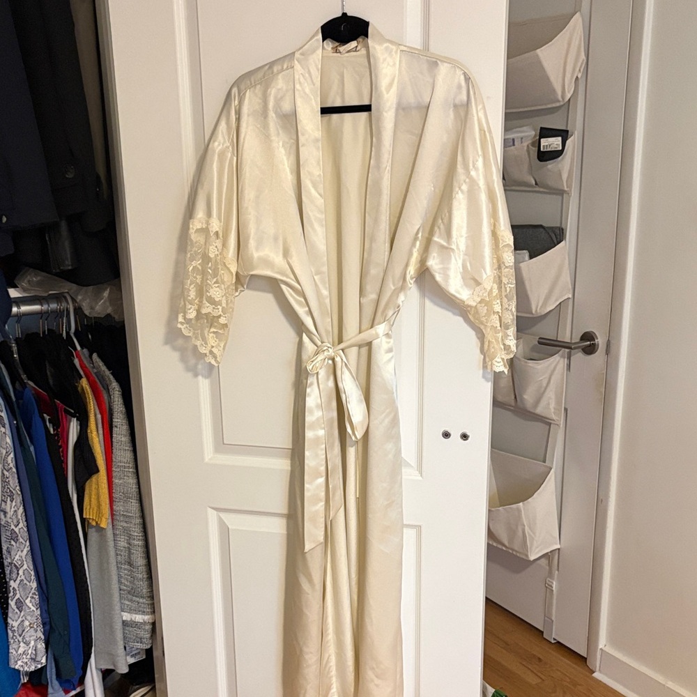 Luxurious Satin Ivory Lace Robe